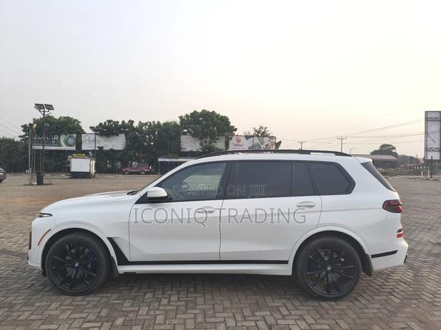 BMW X7 xDrive40i 2023 White photo 13