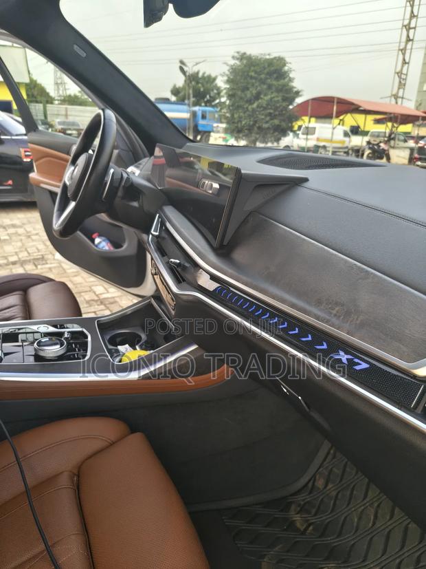 BMW X7 xDrive40i 2023 White photo 11