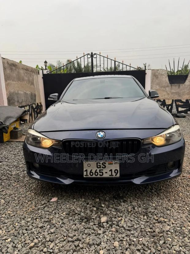 BMW 320i SV Premium 2014