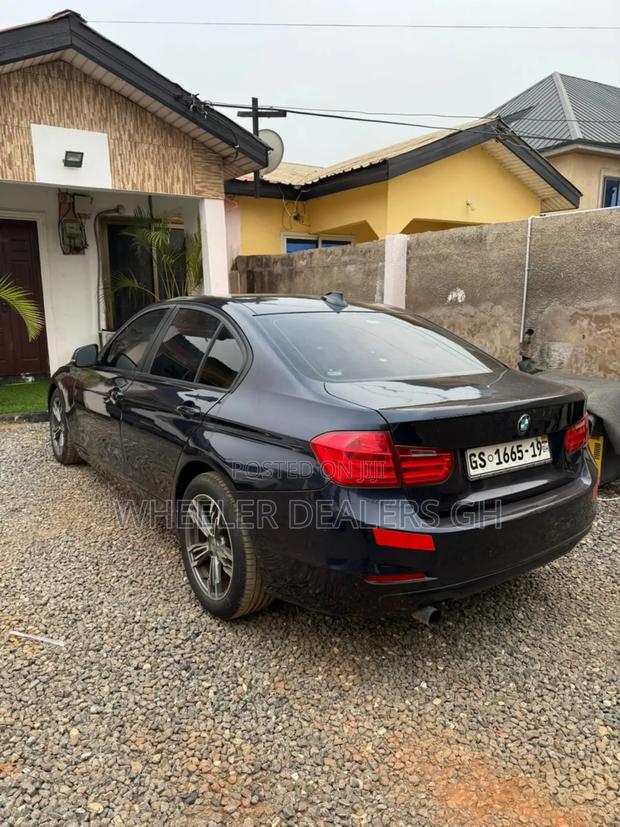 BMW 320i SV Premium 2014