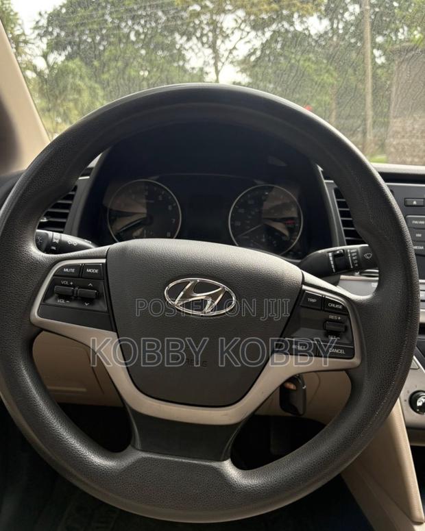 Hyundai Elantra 2016 Red photo 6