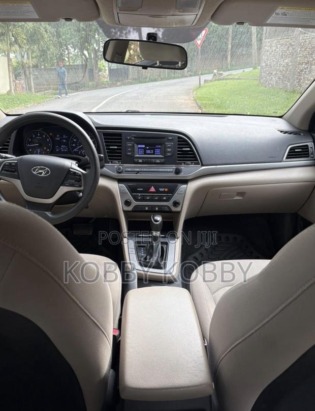Hyundai Elantra 2016 Red photo 10