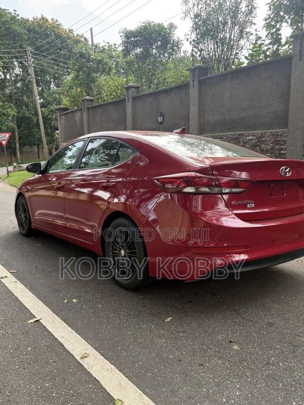 Hyundai Elantra 2016 Red photo 9