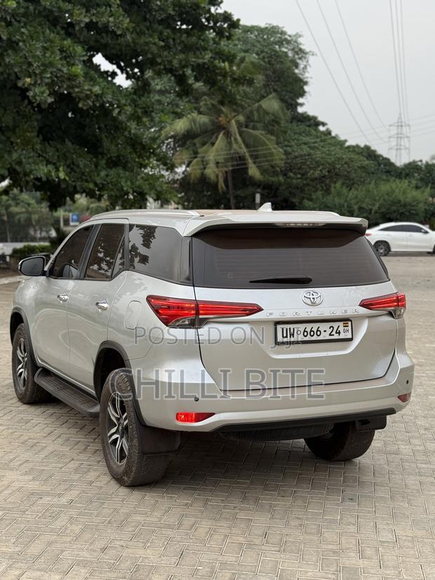 Toyota Fortuner 3.0 D Turbo AWD 2021 Silver photo 5