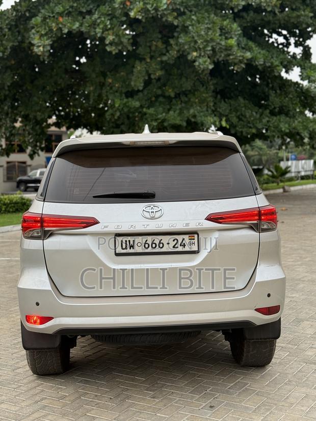 Toyota Fortuner 3.0 D Turbo AWD 2021 Silver photo 7