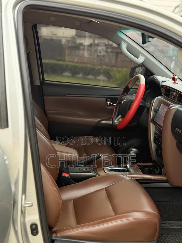 Toyota Fortuner 3.0 D Turbo AWD 2021 Silver photo 9