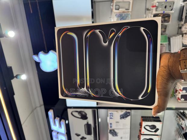 New Apple iPad (2025) 256 GB Black