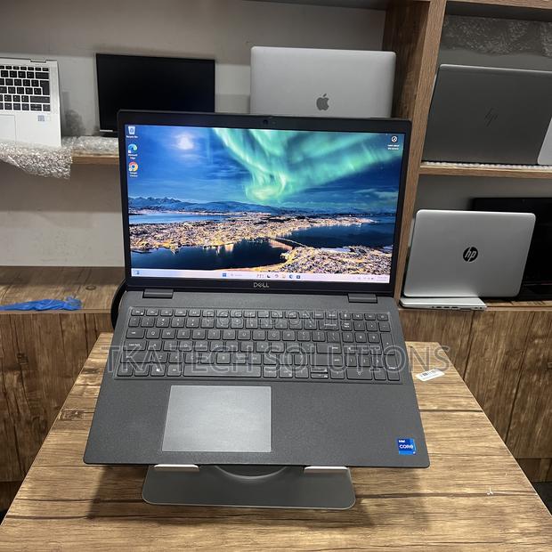 Laptop Dell Latitude 3520 32GB Intel Core i7 SSD 1T