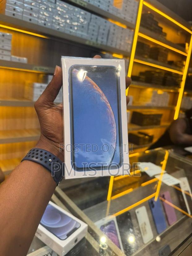 New Apple iPhone XR 128 GB Blue