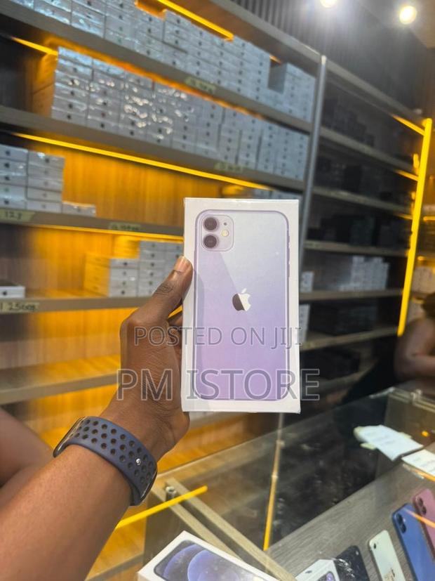 New Apple iPhone 11 64 GB Purple photo 2