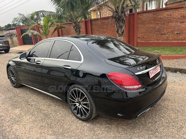 Mercedes-Benz C300 2015 Black
