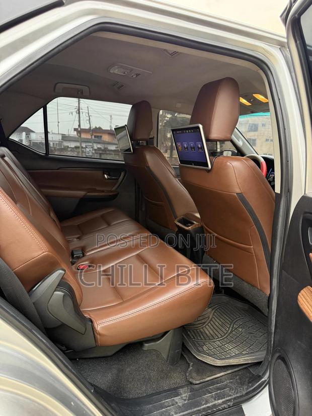 Toyota Fortuner 3.0 D Turbo AWD 2021 Silver photo 10