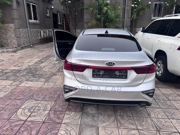 Kia Forte LXS 2020 Silver photo 8