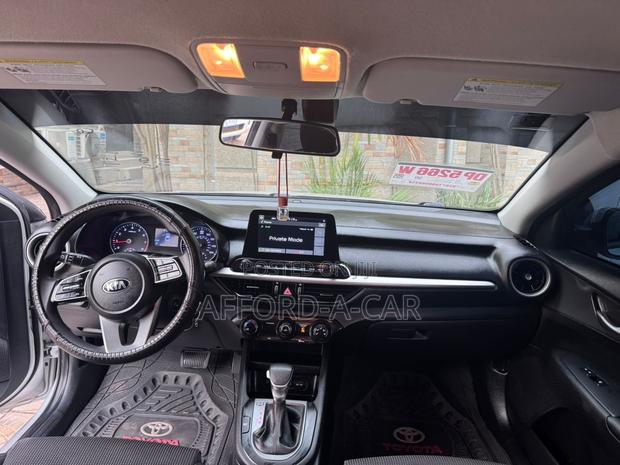Kia Forte LXS 2020 Silver photo 12