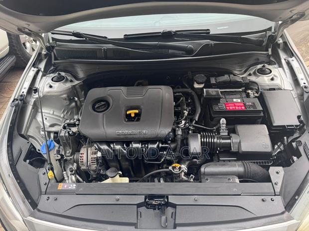 Kia Forte LXS 2020 Silver photo 10