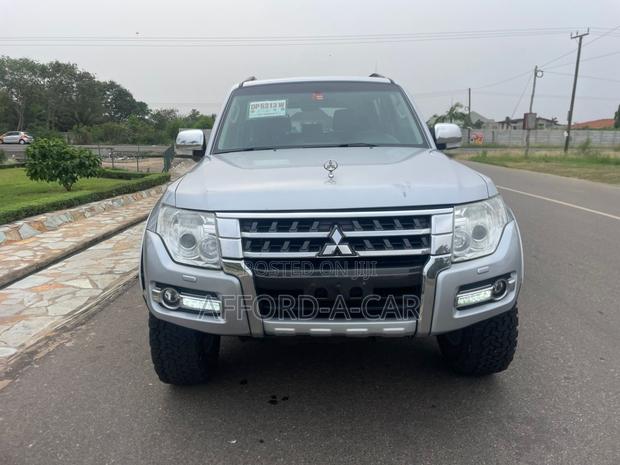 Mitsubishi Pajero V80 3.5 V6 GL/GLS 2017 Silver