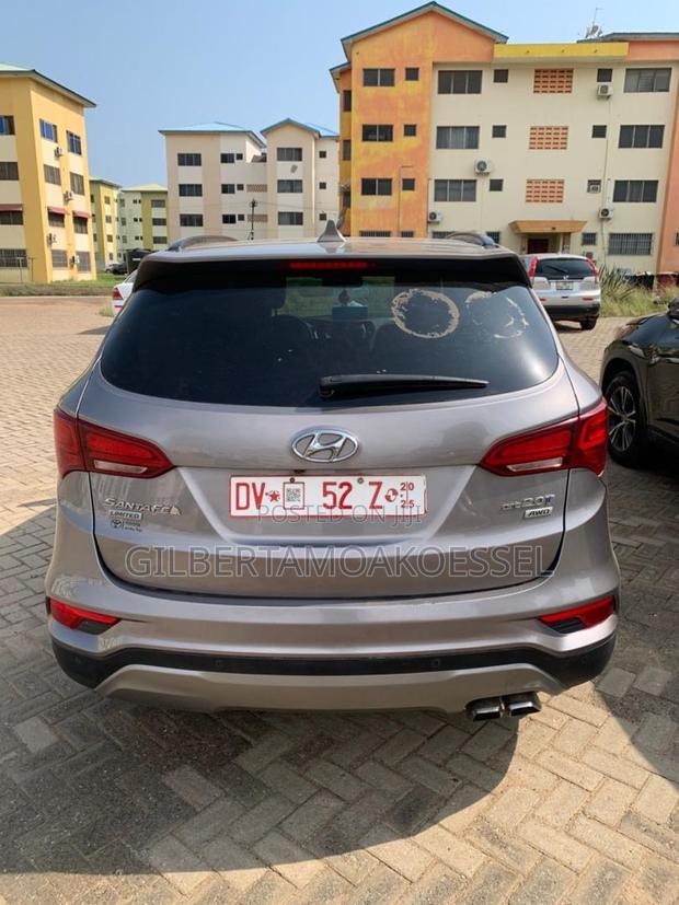 Hyundai Santa Fe 2018 Gray