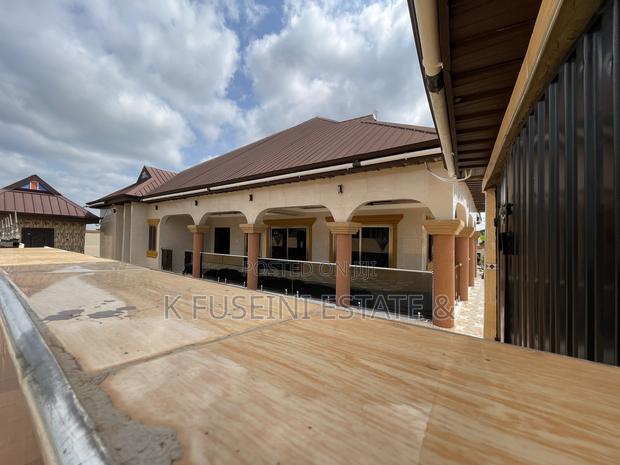 Furnished 5bdrm House in K Fuseini Estate, Sunyani Municipal for sale