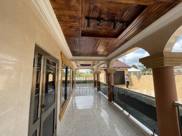 Furnished 5bdrm House in K Fuseini Estate, Sunyani Municipal for sale photo 2