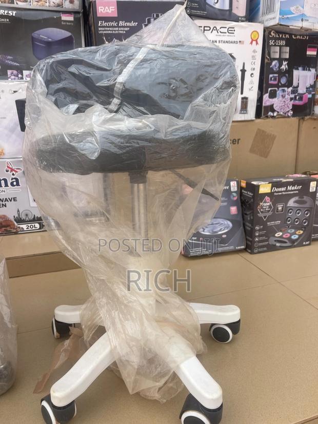 Hydrualic Salon Chair at Wholesale Prices photo 2