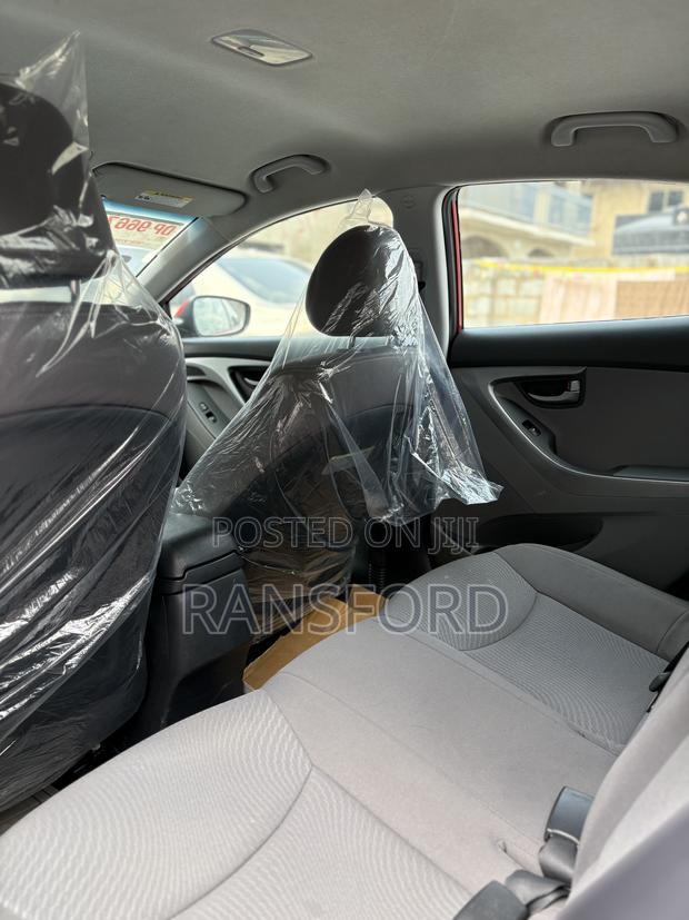 Hyundai Elantra SE Sedan FWD (1.8L 4cyl 6A) 2016 Red