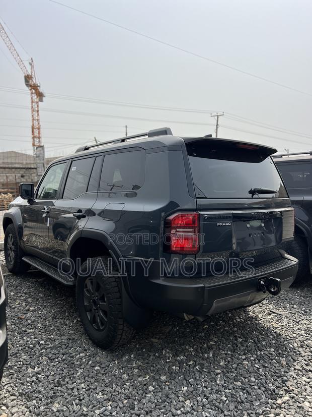 New Toyota Land Cruiser Prado 2.8 2025 Gray photo 6