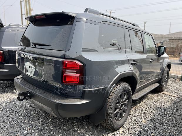 New Toyota Land Cruiser Prado 2.8 2025 Gray photo 4