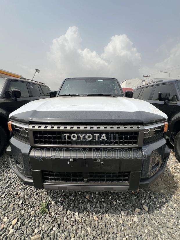 New Toyota Land Cruiser Prado 2.8 2025 Gray