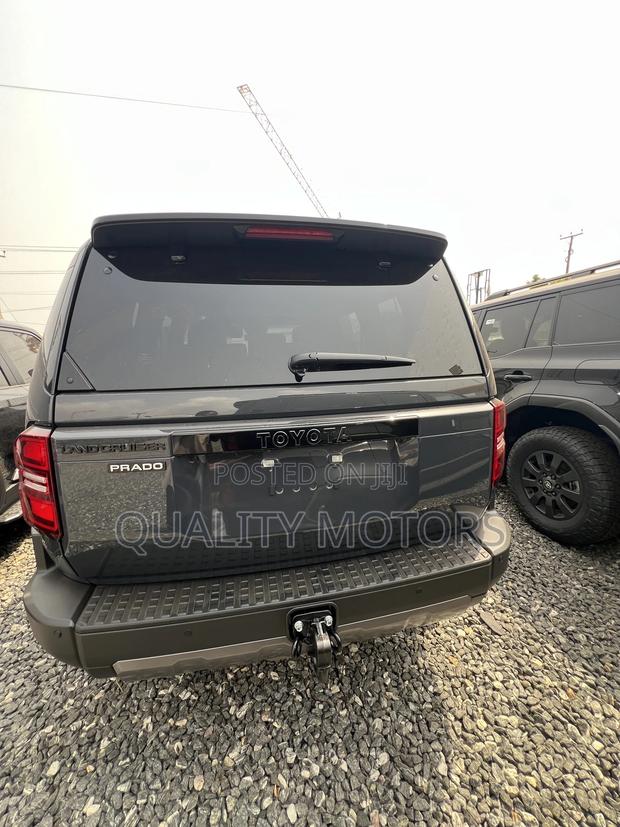 New Toyota Land Cruiser Prado 2.8 2025 Gray photo 5