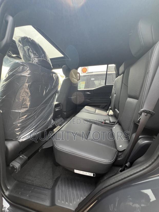 New Toyota Land Cruiser Prado 2.8 2025 Gray photo 9
