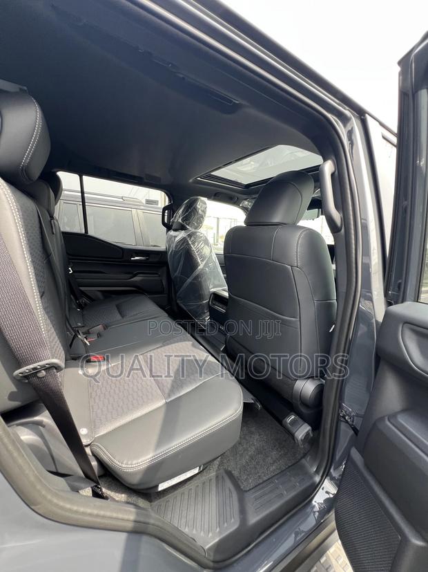 New Toyota Land Cruiser Prado 2.8 2025 Gray photo 12