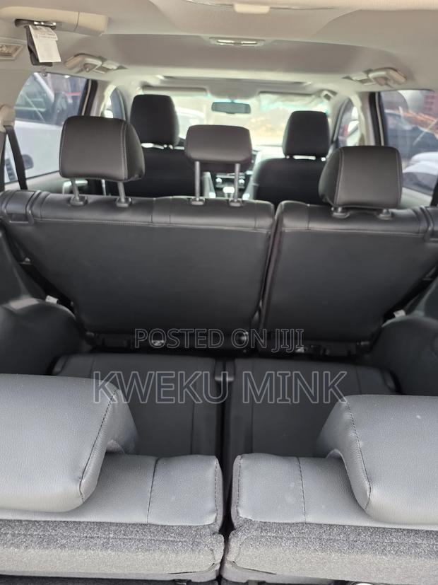 New Mitsubishi Pajero 2023 White photo 8