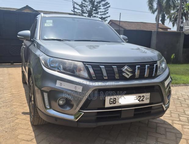 Suzuki Vitara 2022 Gray photo 2