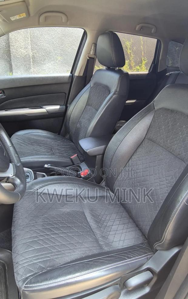 Suzuki Vitara 2022 Gray photo 5
