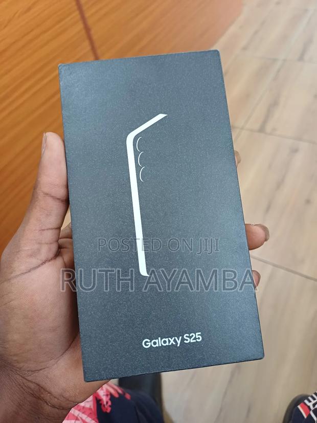 New Samsung Galaxy S25 256 GB Blue photo 2