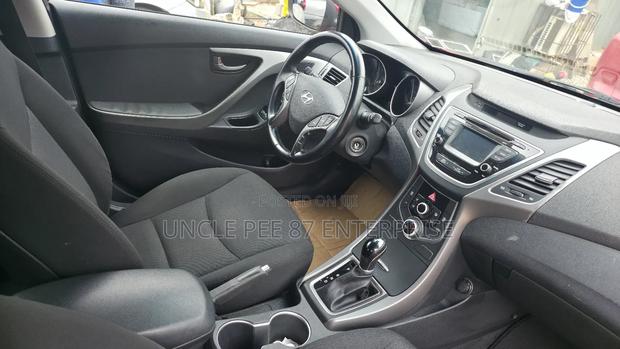 Hyundai Elantra Limited Sedan FWD (1.8L 4cyl 6A) 2016 Red photo 6