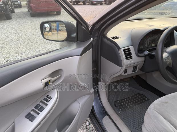 Toyota Corolla 2012 Gray