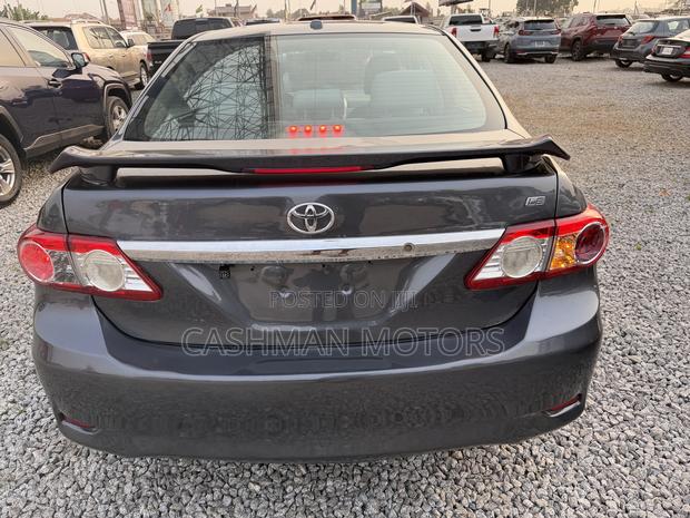 Toyota Corolla 2012 Gray