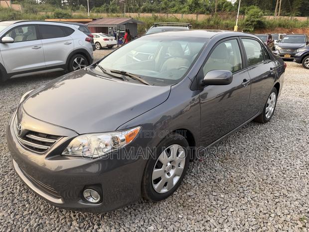 Toyota Corolla 2012 Gray