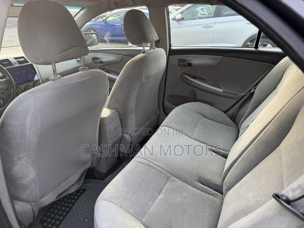 Toyota Corolla 2012 Gray