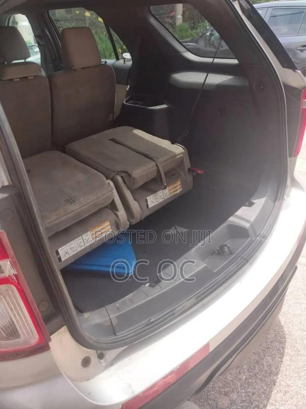 Ford Explorer 2012 Silver photo 5