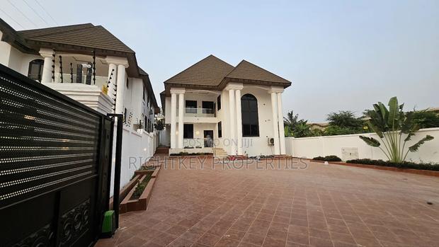 5bdrm Mansion in Rightkey, Kumasi Metropolitan for sale · Photo 3