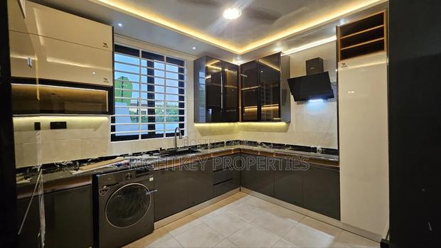 5bdrm Mansion in Rightkey, Kumasi Metropolitan for sale · Photo 4
