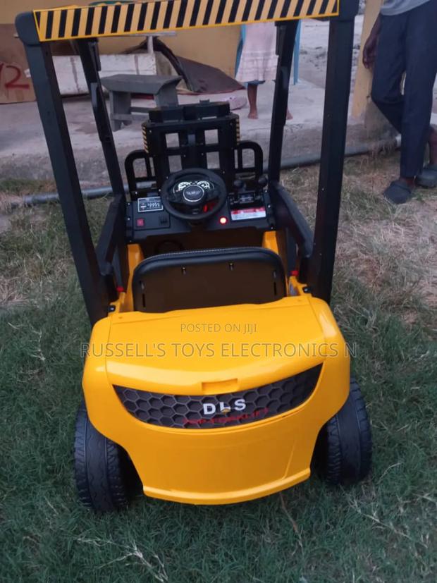 Children Electric Forklift - Rechargeable With Remote Control photo 2