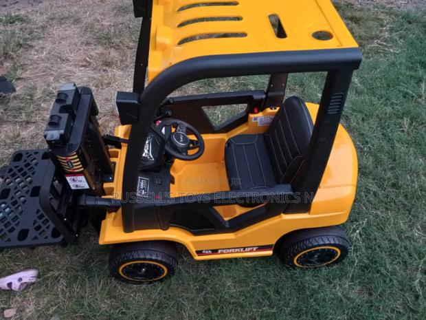 Children Electric Forklift - Rechargeable With Remote Control