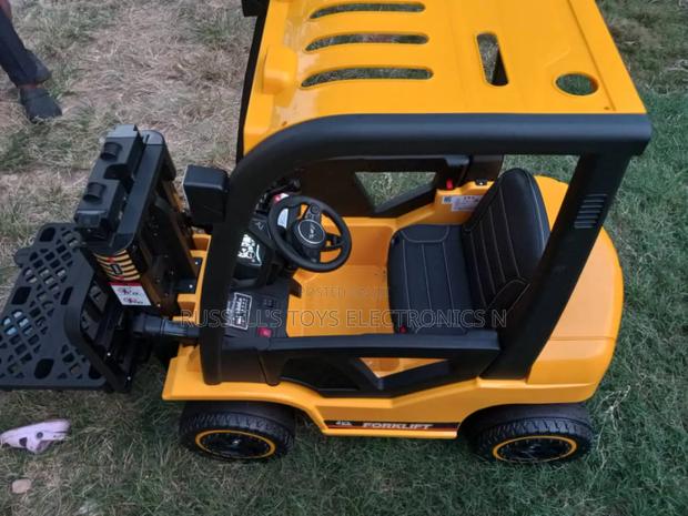 Children Electric Forklift - Rechargeable With Remote Control photo 4