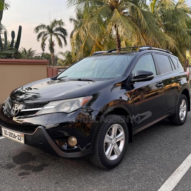 Toyota RAV4 XLE 4dr SUV AWD (2.5L 4cyl 6A) 2014 Black