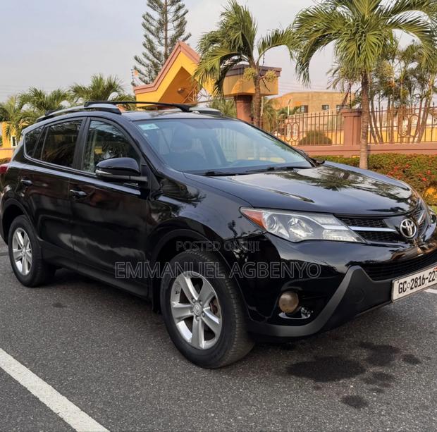 Toyota RAV4 XLE 4dr SUV AWD (2.5L 4cyl 6A) 2014 Black