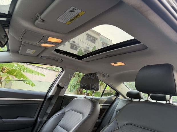 Hyundai Elantra Limited 2019 Black