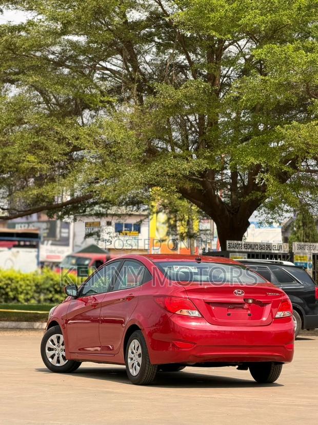 Hyundai Accent SE Sedan 2017 Red photo 7